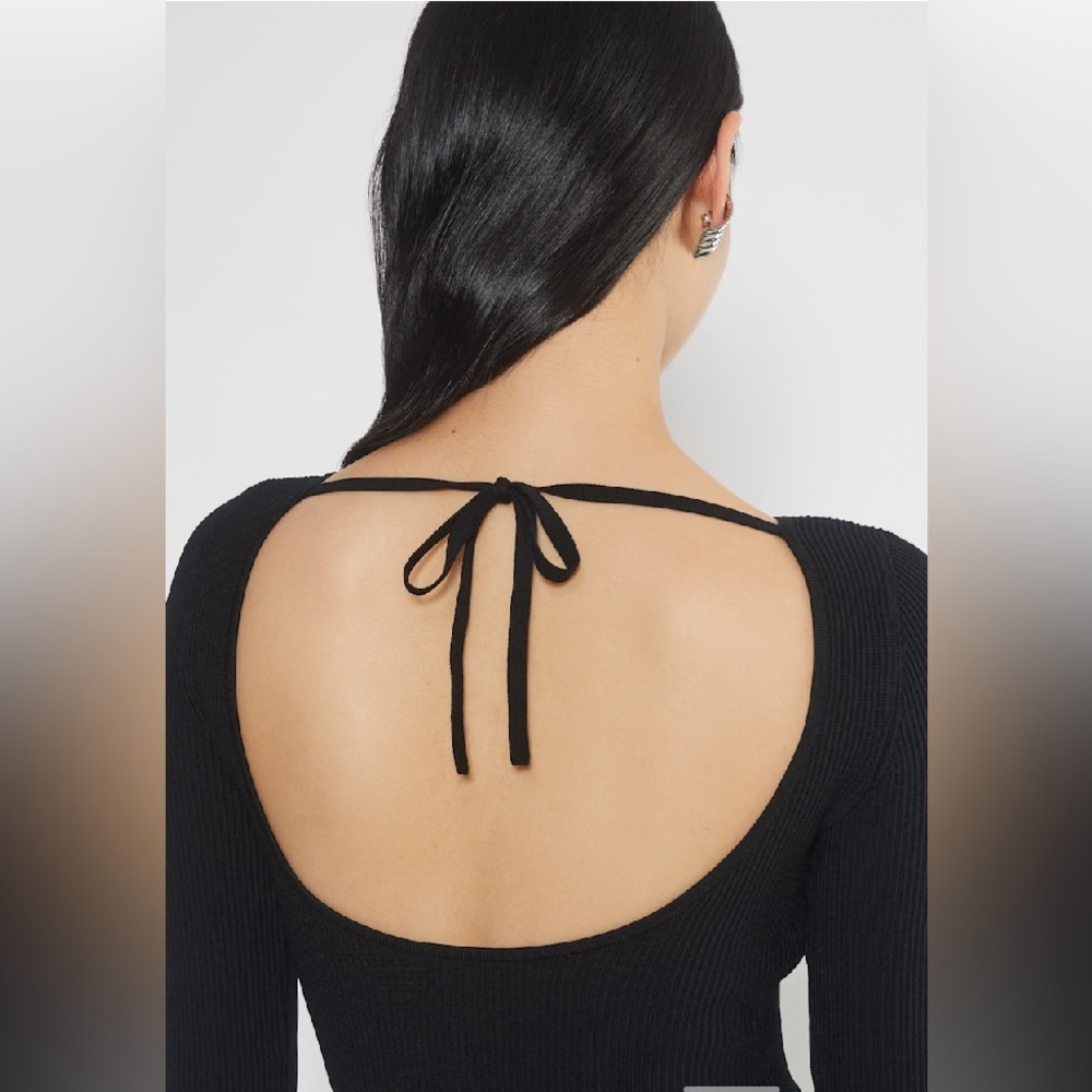 New Aritzia Babaton Sculpt Knit Scouted Longsleeve Tight open-back knit top - Picture 5 of 13